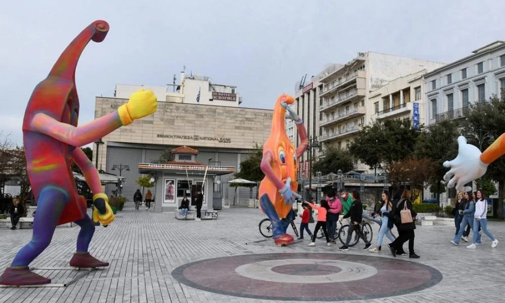Πάτρα: Άδειοι οι δρόμοι στην πόλη του καρναβαλιού